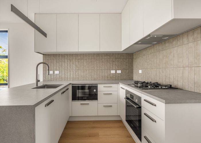  at 2-7/1 Waiohua Road, Greenlane, Auckland City, Auckland