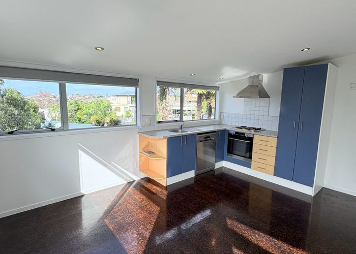  at 86A Parr Terrace, Castor Bay, North Shore City, Auckland
