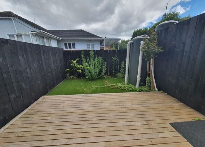  at 2/243 Mount Albert Road, Sandringham, Auckland City, Auckland
