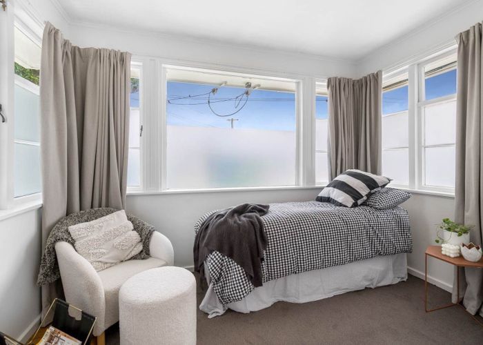  at 52 Anderson Avenue, Point England, Auckland City, Auckland