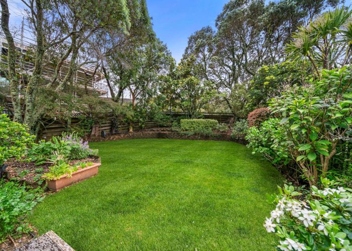  at 1/518 Beach Road, Murrays Bay, North Shore City, Auckland