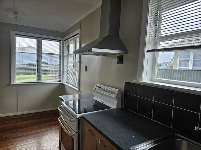  at 10 Tyne Street, Roslyn, Palmerston North, Manawatu / Whanganui