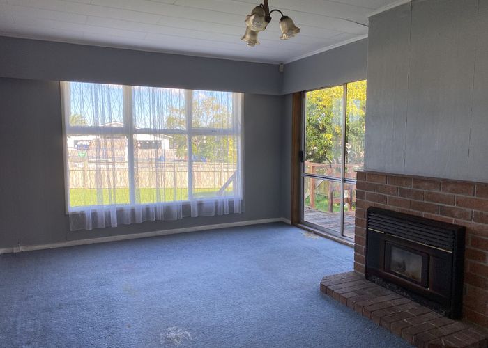  at 2 Imrie Avenue, Mangere, Auckland