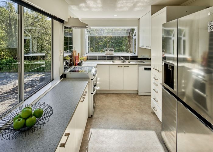  at 98 Kamahi Street, Stokes Valley, Lower Hutt