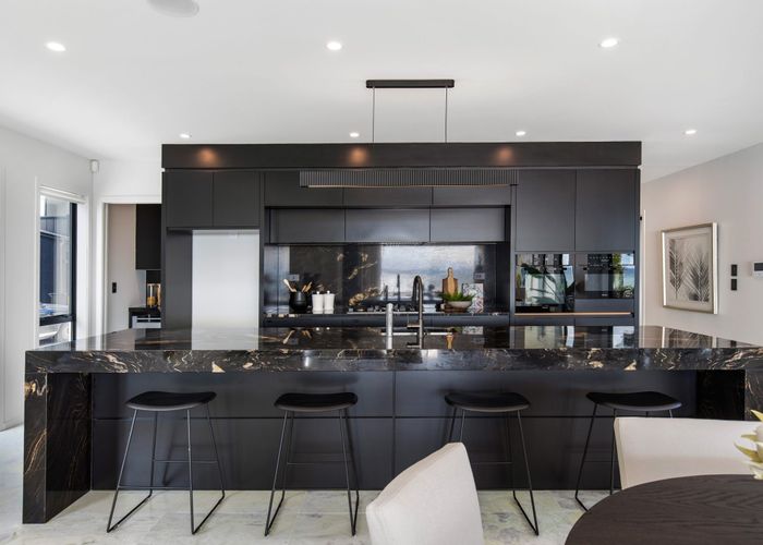  at 18A The Esplanade, Eastern Beach, Manukau City, Auckland