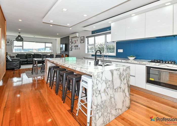  at 54 Church Road, Mangere Bridge, Auckland