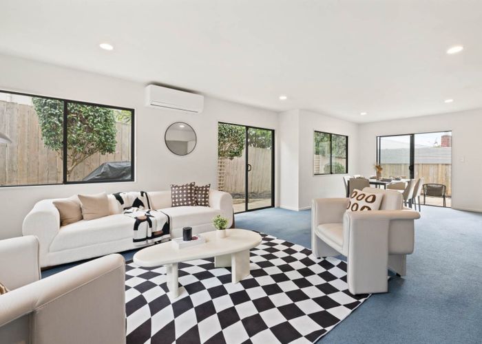 at 2/95 Sylvan Avenue, Northcote, North Shore City, Auckland