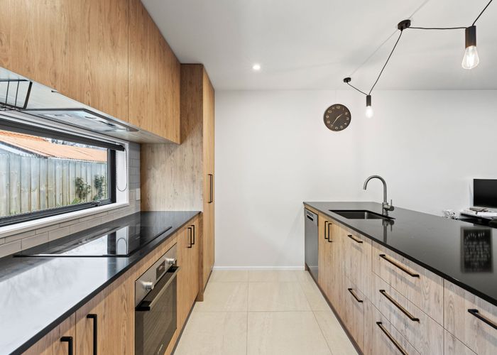  at 2/10 Bishop Street, St. Albans, Christchurch City, Canterbury