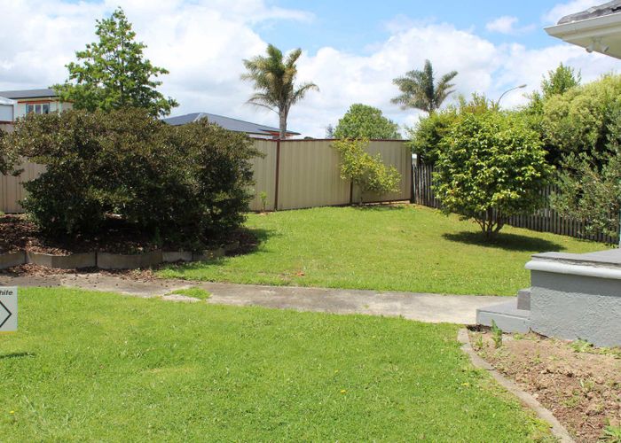  at 121 Moore Street, Howick, Manukau City, Auckland