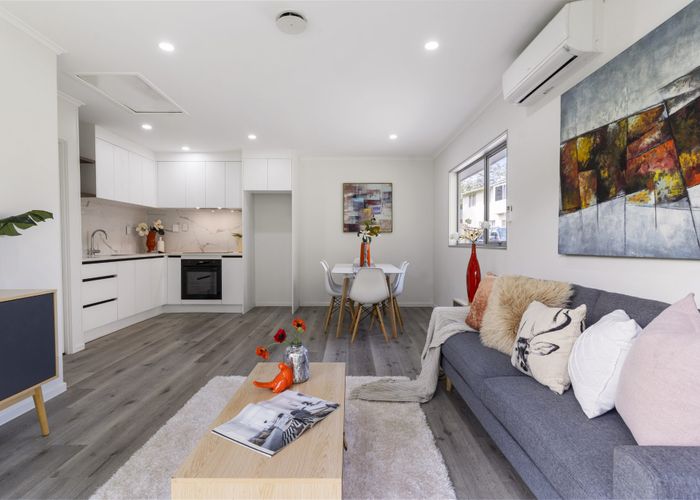  at 2/23 Shoreham Street, Avondale, Auckland