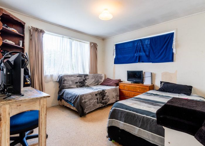  at 12 Crispian Place, Weymouth, Manukau City, Auckland