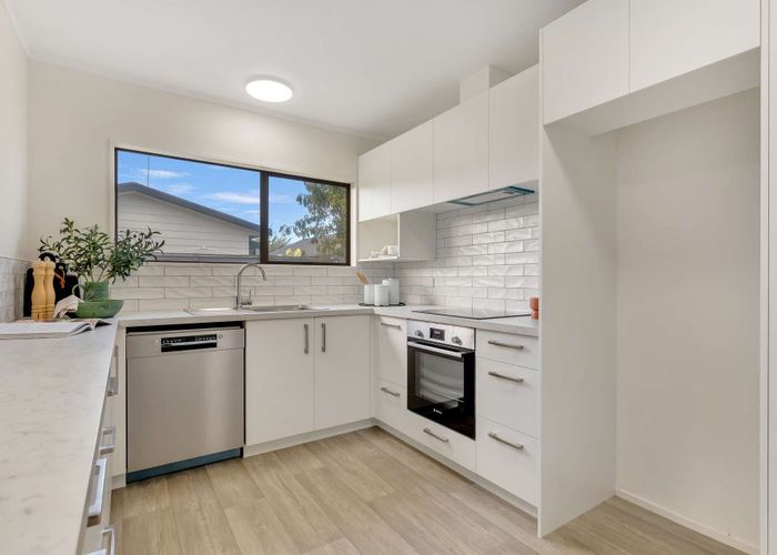  at 2/83 Gloucester Road, Mount Maunganui, Mount Maunganui