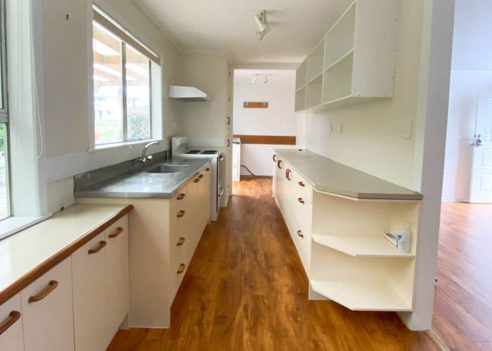  at 147 Beach Haven Road, Beach Haven, Auckland