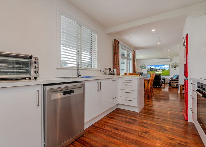  at 5 Nathan Place, West End, Palmerston North