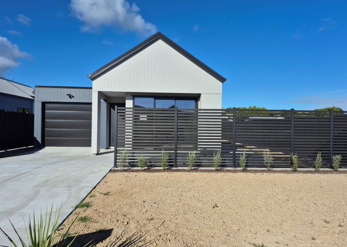  at 33 Ferndale Drive, Kawakawa Bay, Manukau City, Auckland