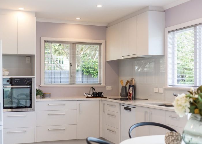  at 17 Southern Cross Crescent, Island Bay, Wellington, Wellington