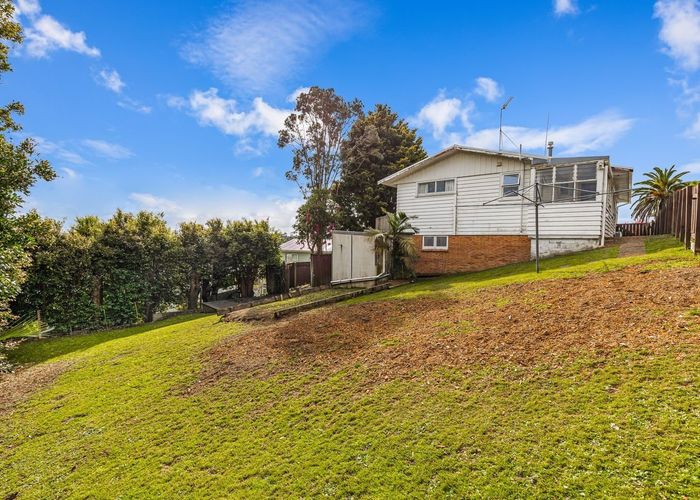  at 18 Lilburn Crescent, Massey, Auckland