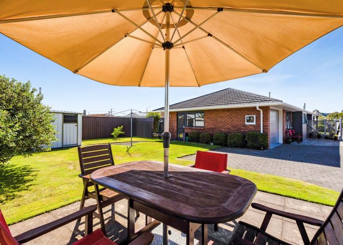  at 4 Boulevard Drive, Merrilands, New Plymouth