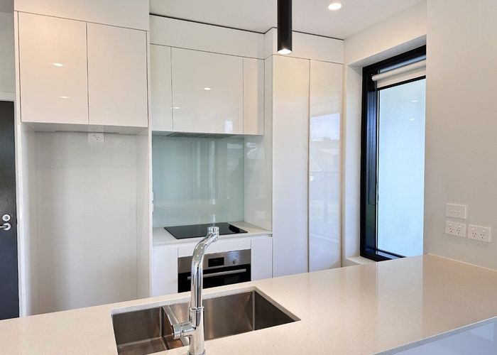  at 101/12 Barrack Road , Mount Wellington, Auckland City, Auckland