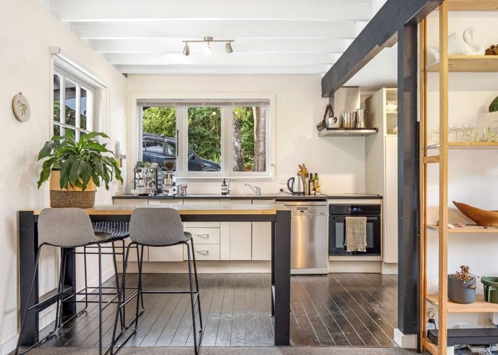  at 33 Tainui Road, Titirangi, Waitakere City, Auckland