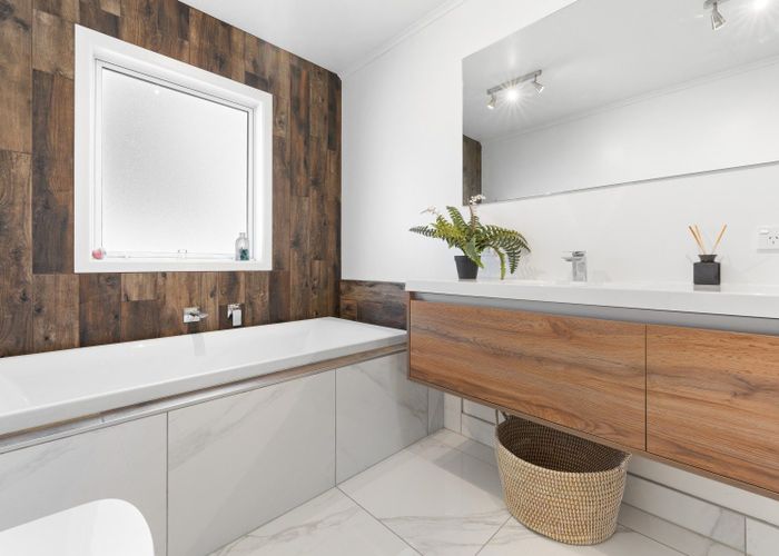  at 1/31 Lavelle Road, Henderson, Waitakere City, Auckland