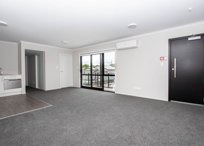  at 109/17 Vialou Street, Hamilton Central, Hamilton
