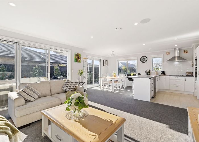  at 38 Eastfield Drive, Lincoln, Lincoln