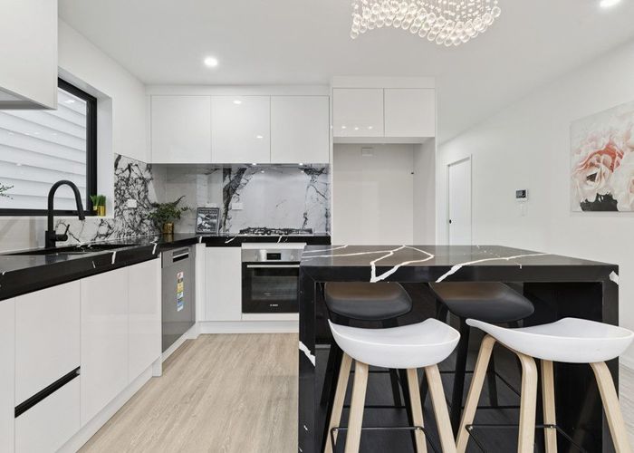  at 1&4/6 Pikitea Road, Mangere Bridge, Manukau City, Auckland