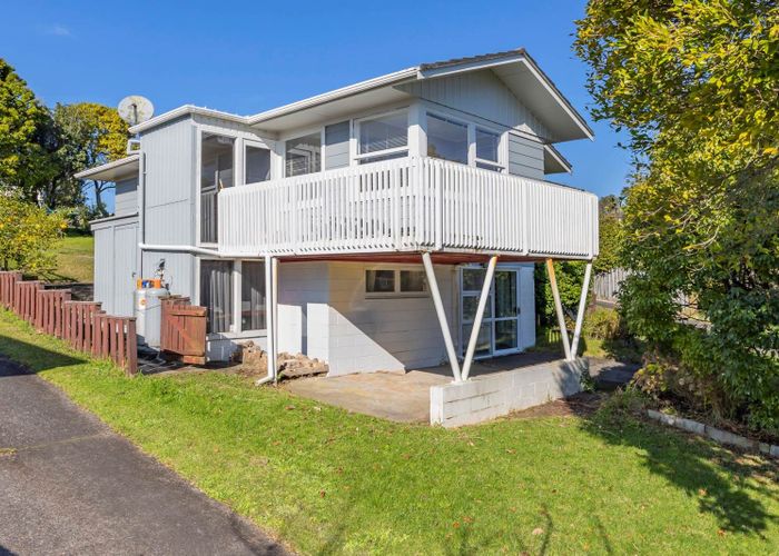  at 14 Tamahere Drive, Glenfield, Auckland