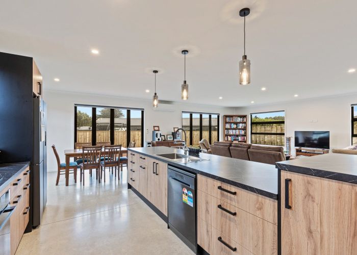  at 11 Smith Street, Lepperton