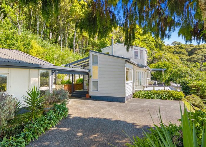  at 858 West Coast Road, Waiatarua, Waitakere City, Auckland