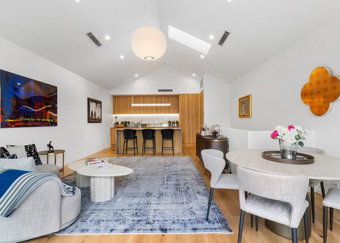  at 2/4 Madeira Lane, Grafton, Auckland City, Auckland