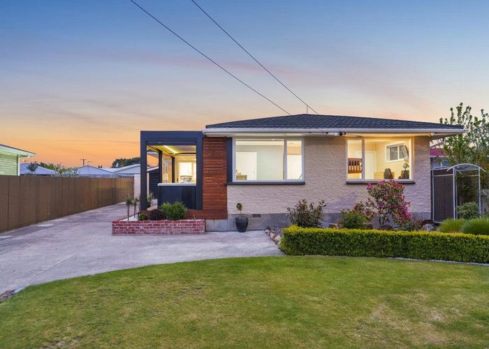  at 6 Dymock Place, Bishopdale, Christchurch City, Canterbury