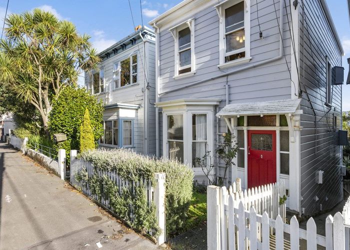  at 100 Austin Street, Mount Victoria, Wellington