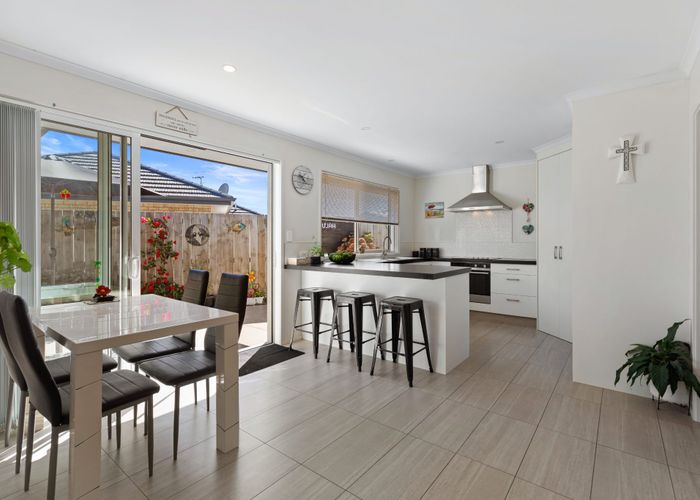  at 24 Leet Crescent, Papamoa Beach, Papamoa