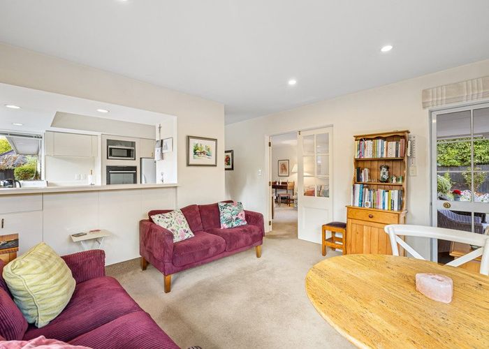  at 2/27 Hamilton Avenue, Ilam, Christchurch