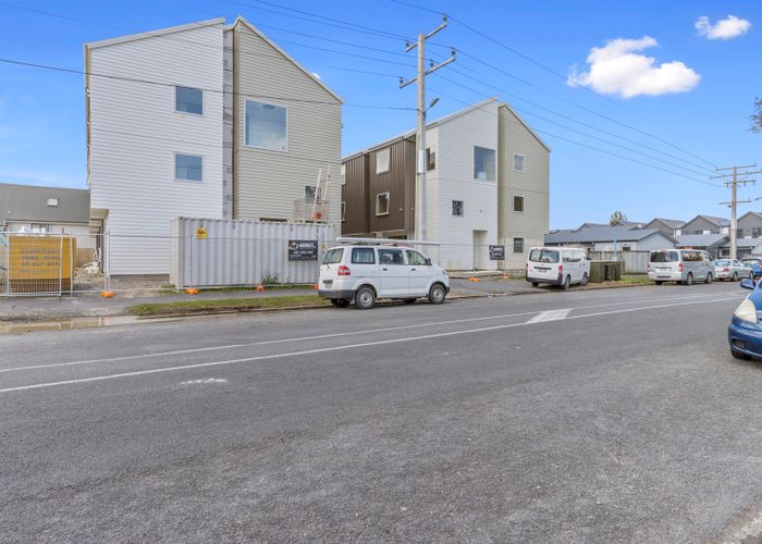  at 2/28 Cameron Road, Hamilton East, Hamilton