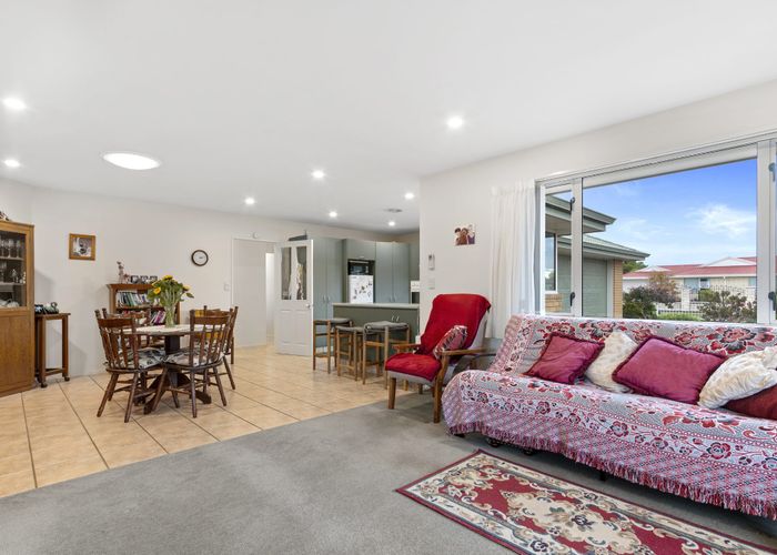  at 9 Thistledown Place, Woolston, Christchurch