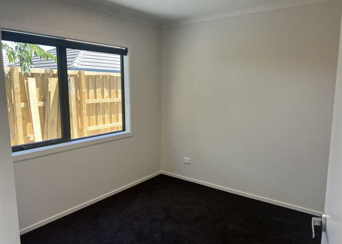  at 423 Dey Street, Hamilton East, Hamilton