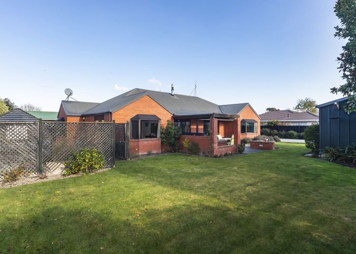  at 15 Stanton Place, Woodend, Woodend