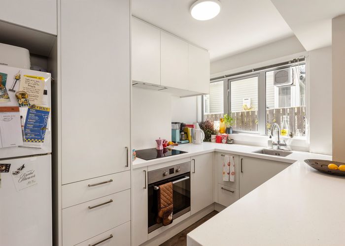  at 4/4 Queen Street, Mount Victoria, Wellington, Wellington