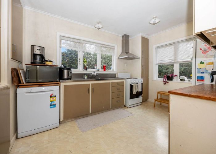  at 32 Eastdale Road, Avondale, Auckland City, Auckland