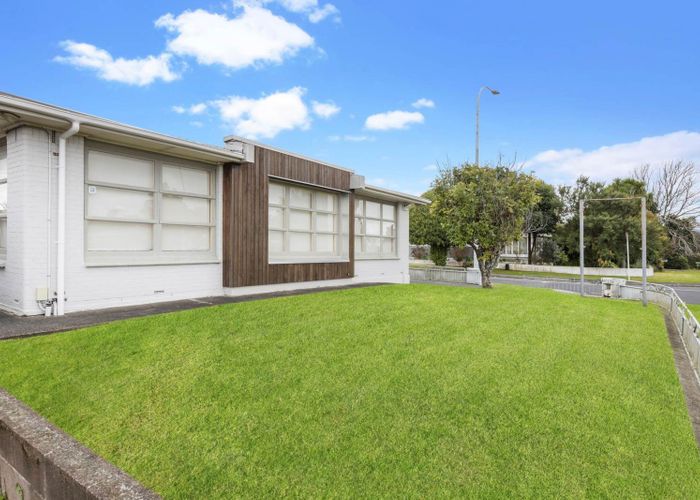  at 30-32 Lincoln Road, Henderson, Waitakere City, Auckland