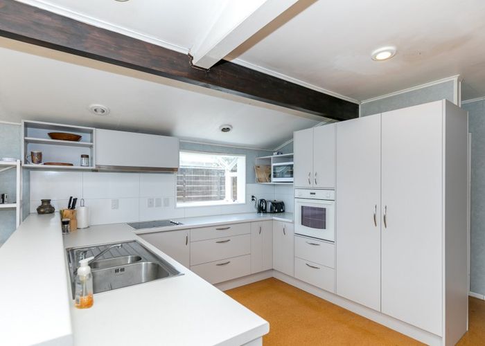  at 146 Old Farm Road, Hamilton East, Hamilton