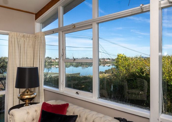  at 2/12 Cleary Road, Panmure, Auckland City, Auckland