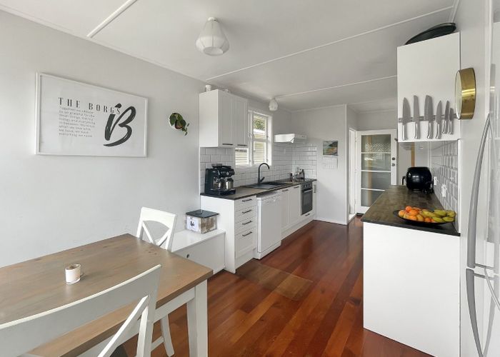  at 8 Taunton Place, Lynmouth, New Plymouth, Taranaki