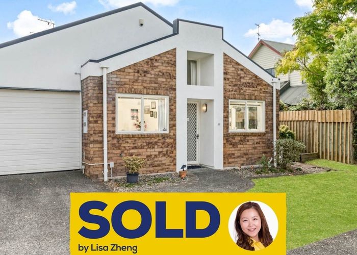  at 20 Vinograd Drive, Te Atatu Peninsula, Auckland