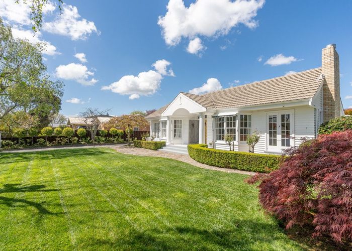  at 10 Woodstock Road, Fairfield, Hamilton