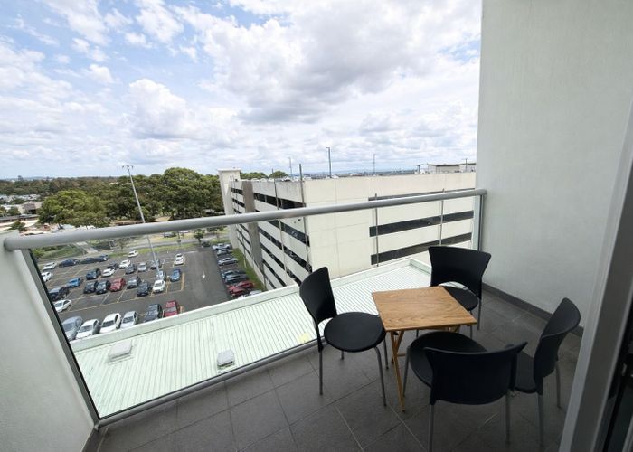  at 501/17 Amersham Way, Manukau, Manukau City, Auckland