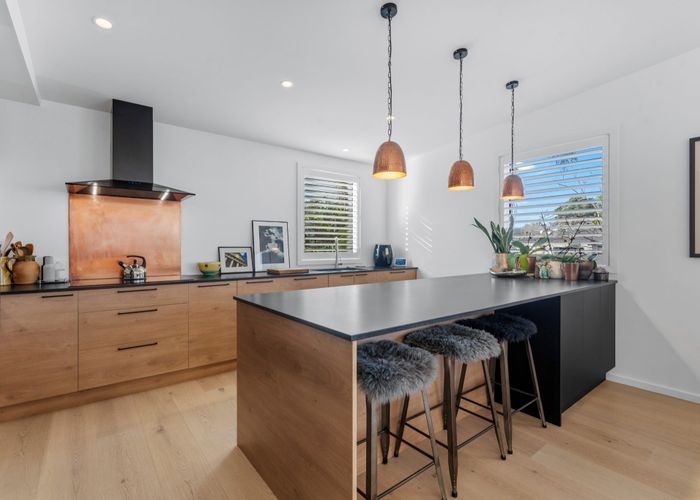  at 37A Parr Terrace, Castor Bay, Auckland